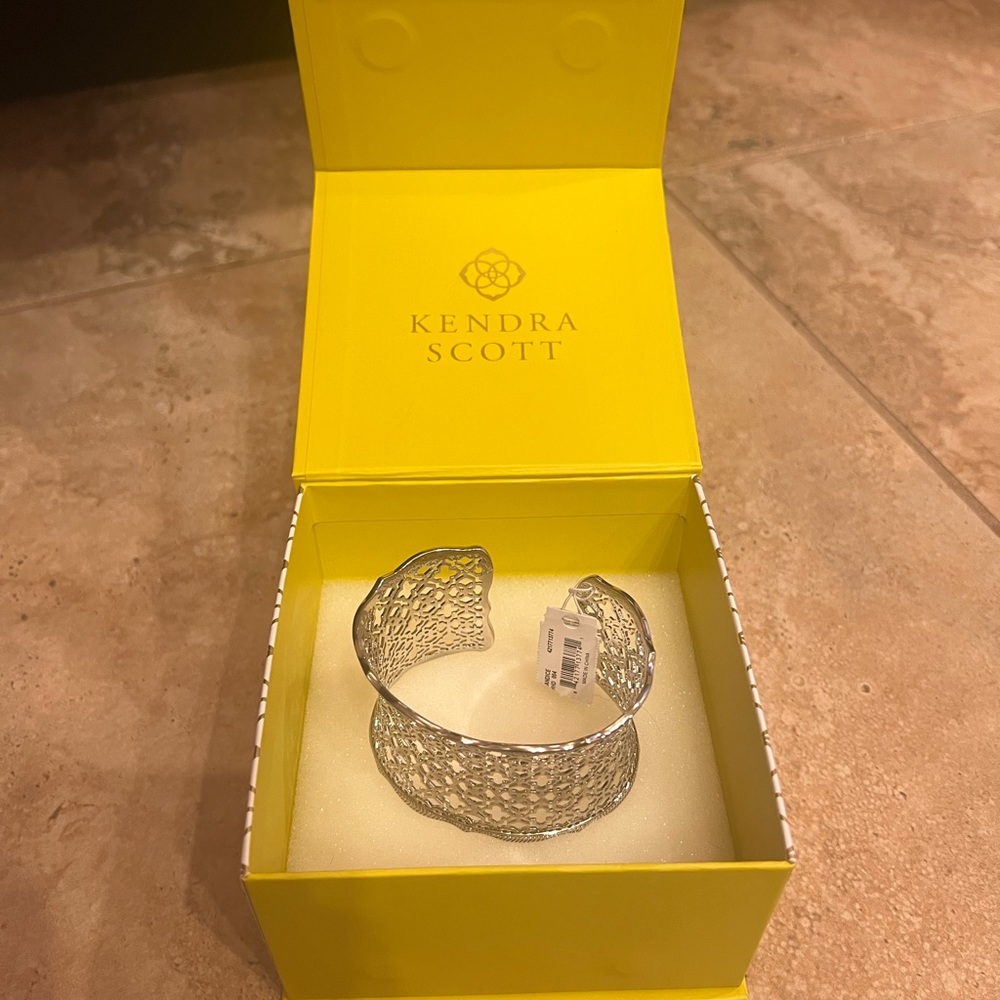 Kendra Scott Candice Cuff Bracelet NWT and Box